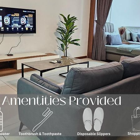 Deluxe Seaview Suite Twin Bed By The Only Bnb Tanjung Tokong Exterior foto