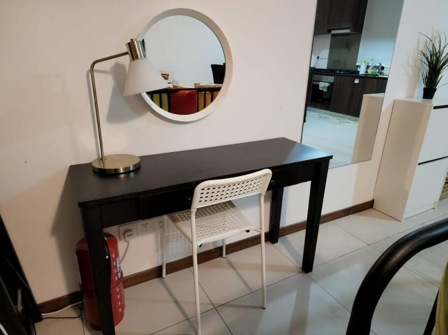 Deluxe Seaview Suite Twin Bed By The Only Bnb Tanjung Tokong Exterior foto